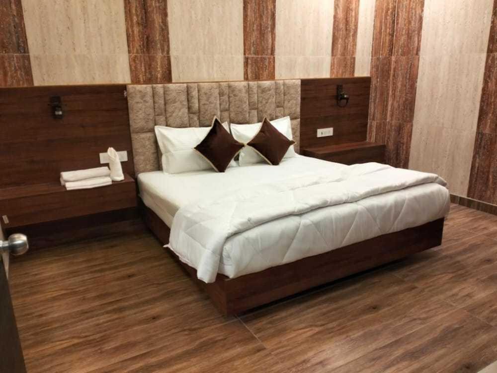 Oyo Mmc Hotel And Restaurant Meerut Exterior photo