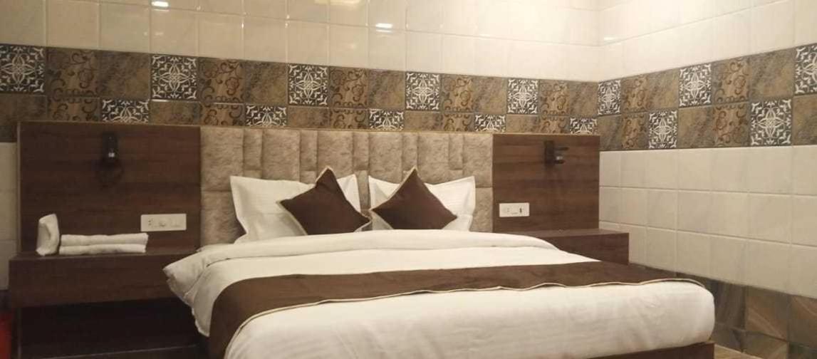 Oyo Mmc Hotel And Restaurant Meerut Exterior photo